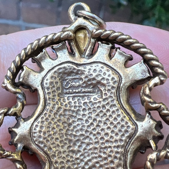 VINTAGE LARGE PENDANT BY CORO CHERUB ANGEL PLAYING FLUTE RED RHINESTONES PEARLS - Picture 8 of 16